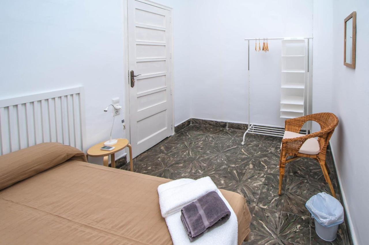 Chambre Simple avec Salle de Bains Commune