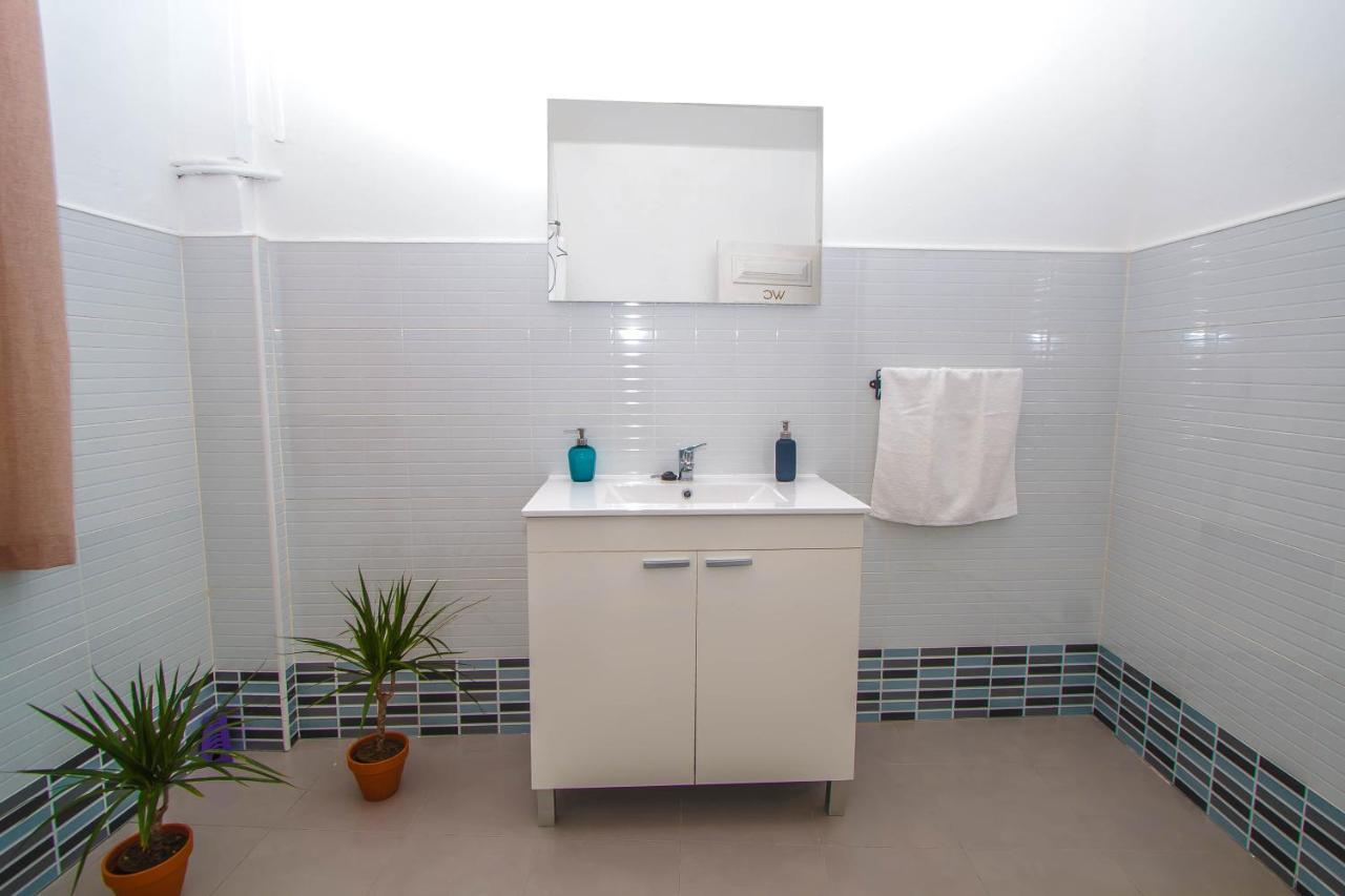 Chambre Lits Jumeaux avec Salle de Bains Commune