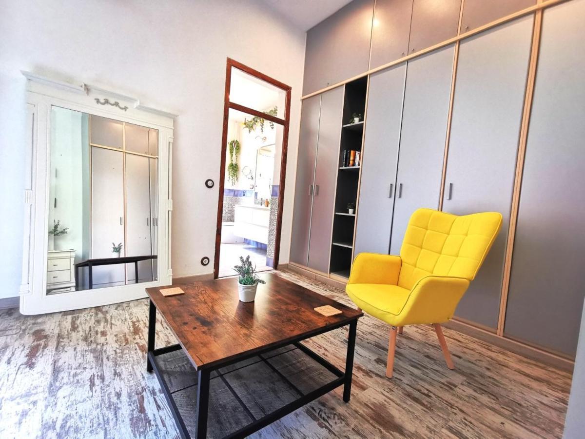 Chambre Lit King-Size avec Balcon
