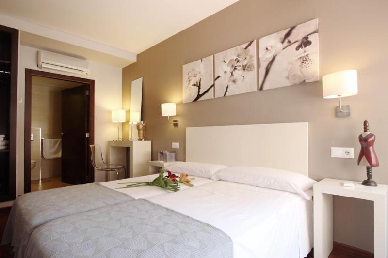 Twin Room,1087056172:JPEG