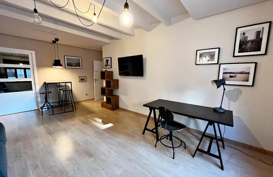 Habitaciones Con Encanto Junto Al Mercado Central-1